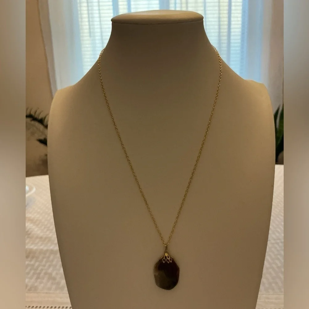 Agate Gold Tone Pendant Necklace